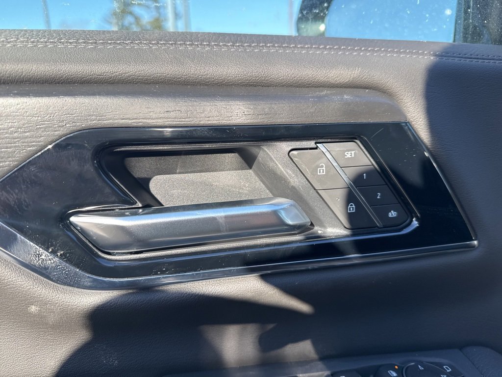 New 2026 GMC Yukon Denali w/ Sun & Power Step Package image 24