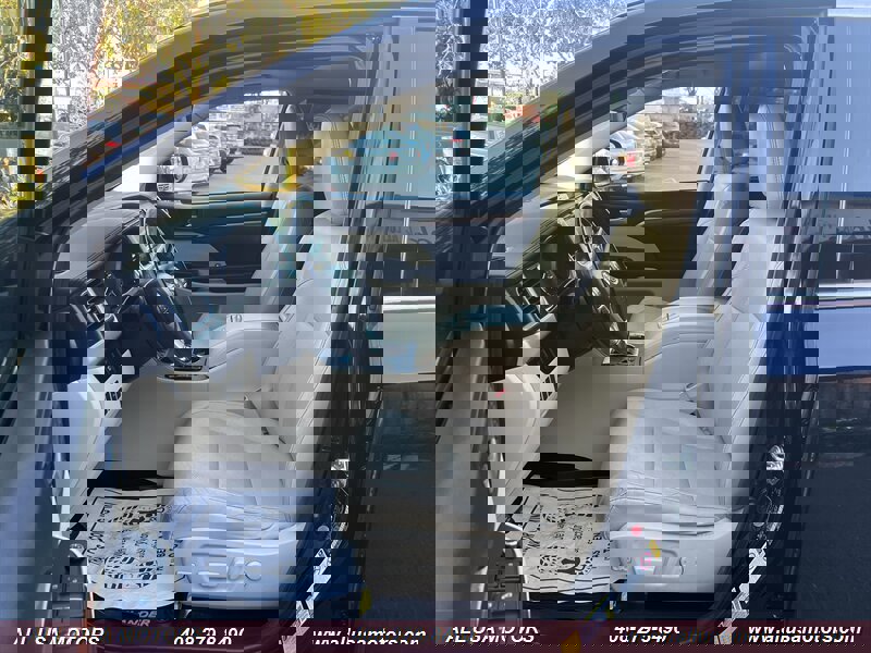 Used 2017 Toyota Highlander Limited image 24