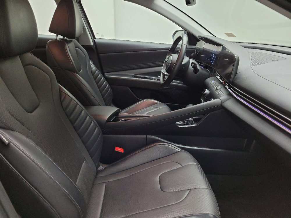 Used 2023 Hyundai Elantra Limited FWD image 21