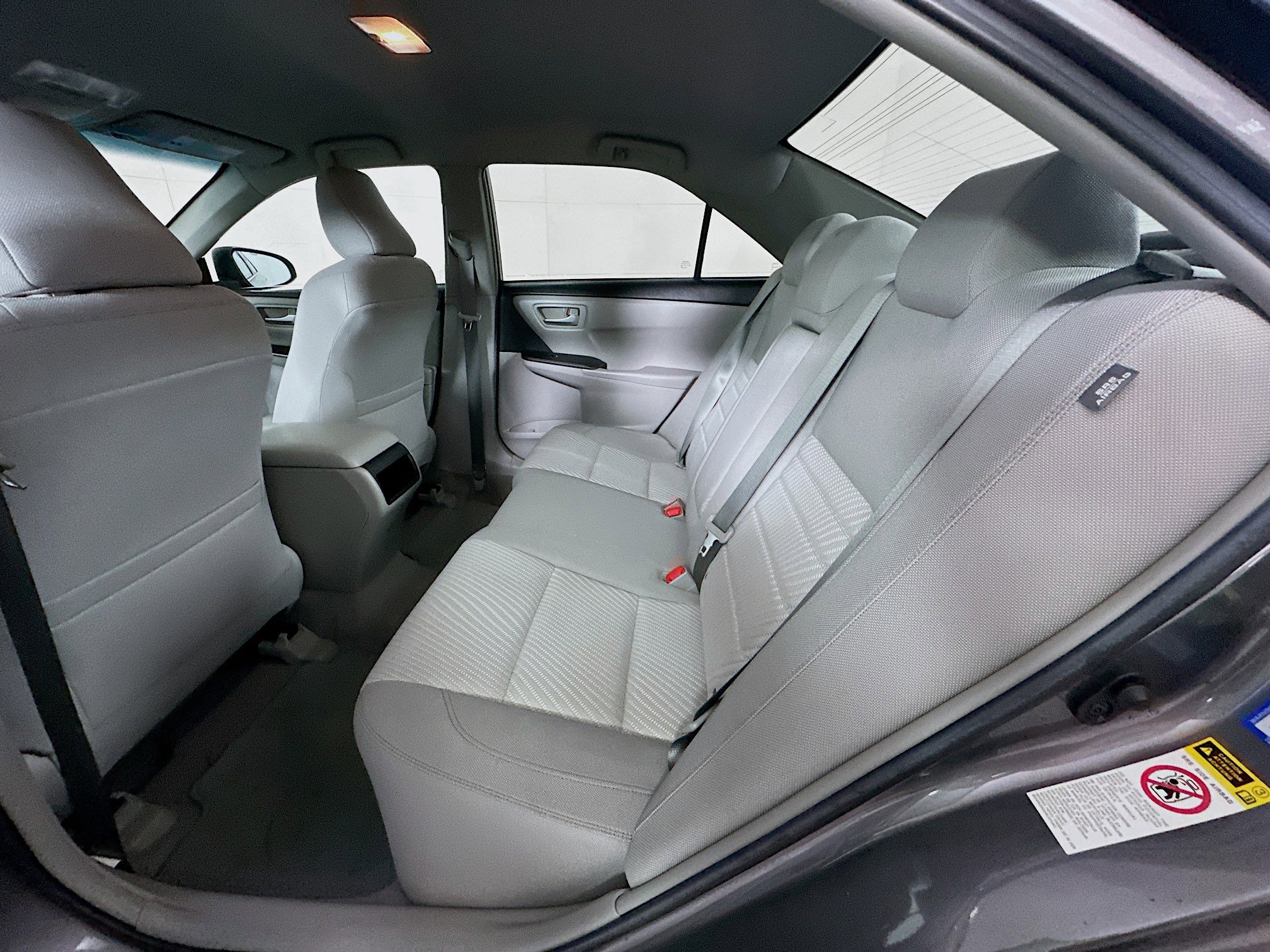 Used 2016 Toyota Camry LE FWD image 25