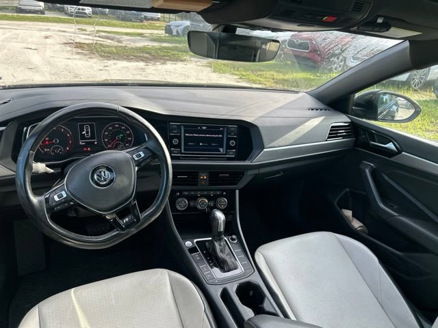 Used 2020 Volkswagen Jetta R-Line w/ R-Line Cold Weather Package FWD image 9