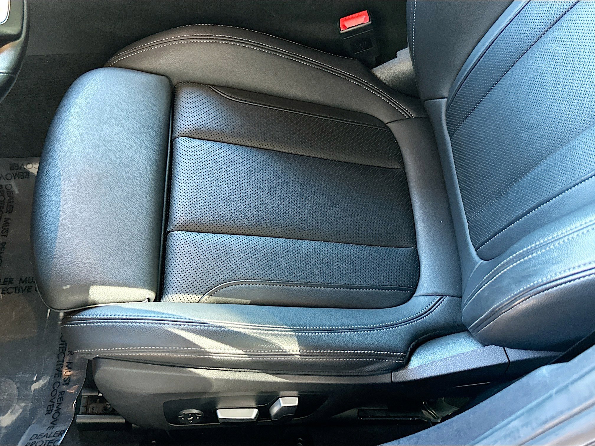 Used 2022 BMW 330i Sedan w/ Driving Assistance Package image 19