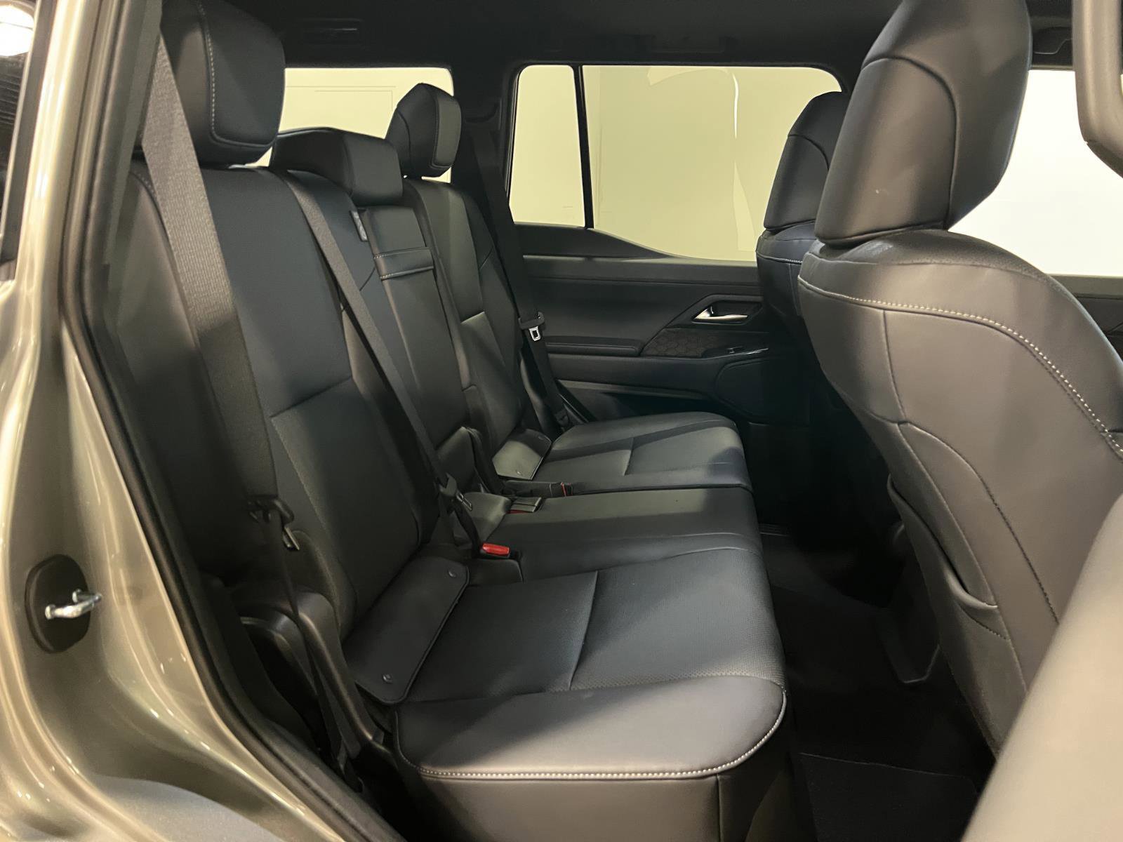 Used 2026 Lexus GX 550 w/ Accessory Package (2T) image 37