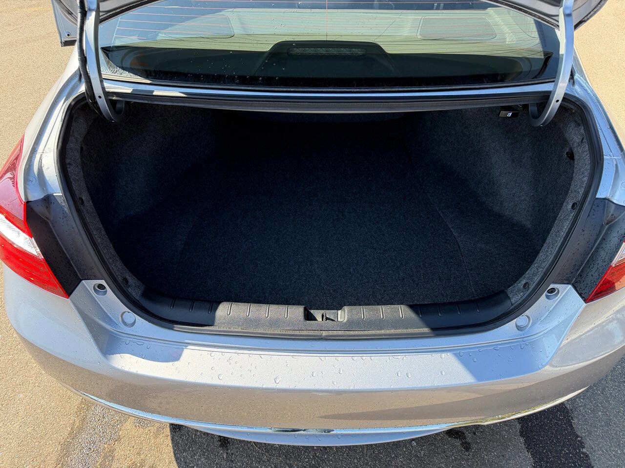 Used 2017 Honda Accord LX image 5