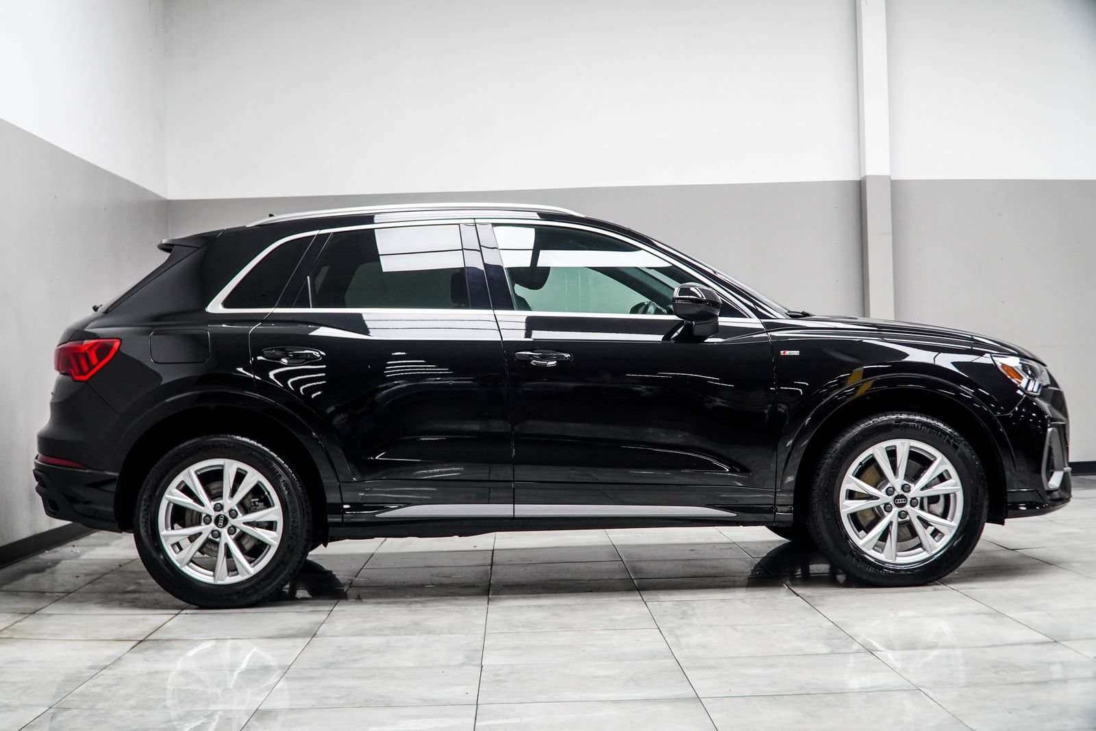 Used 2025 Audi Q3 2.0T Premium AWD/4WD image 8