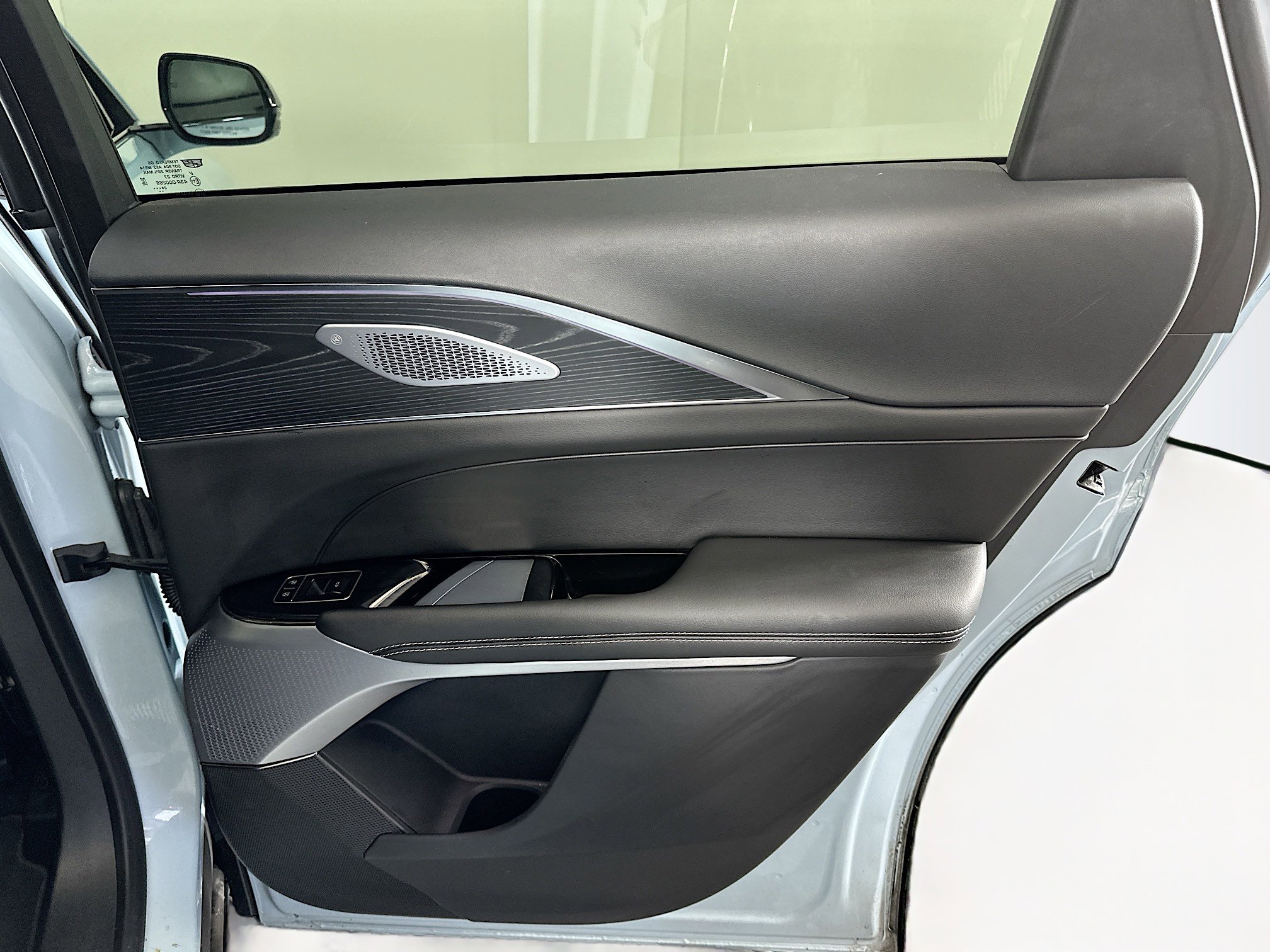 Used 2025 Cadillac Lyriq Sport image 32