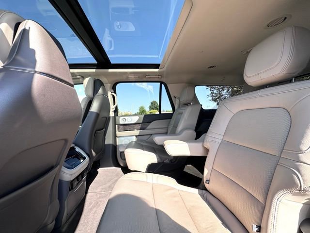 Used 2024 Lincoln Navigator L Reserve image 24