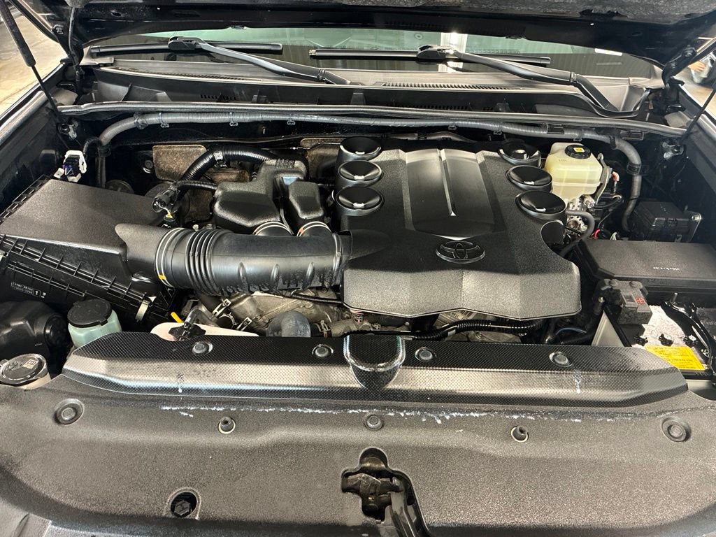 Used 2021 Toyota 4Runner SR5 AWD/4WD image 15