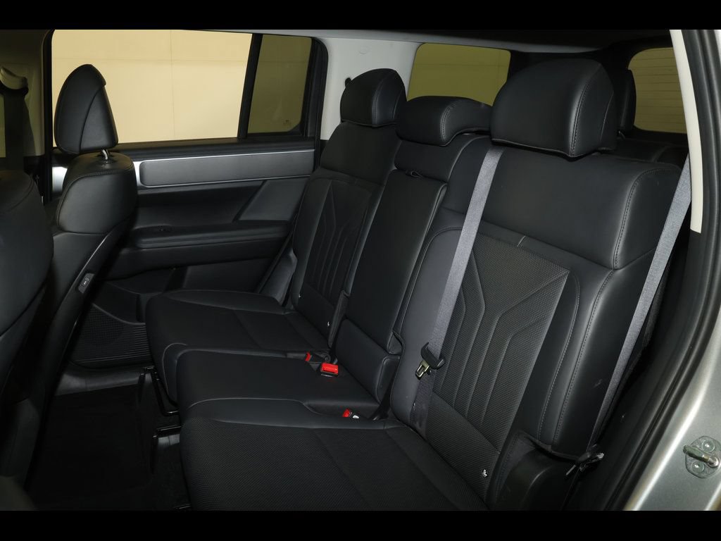 Used 2025 Hyundai Santa Fe SEL AWD/4WD image 30