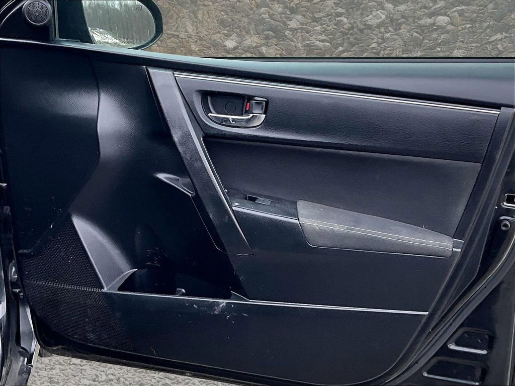 Used 2019 Toyota Corolla LE image 16