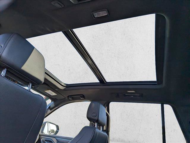 Used 2023 Chevrolet Tahoe Z71 w/ Z71 Off-Road Package AWD/4WD image 19