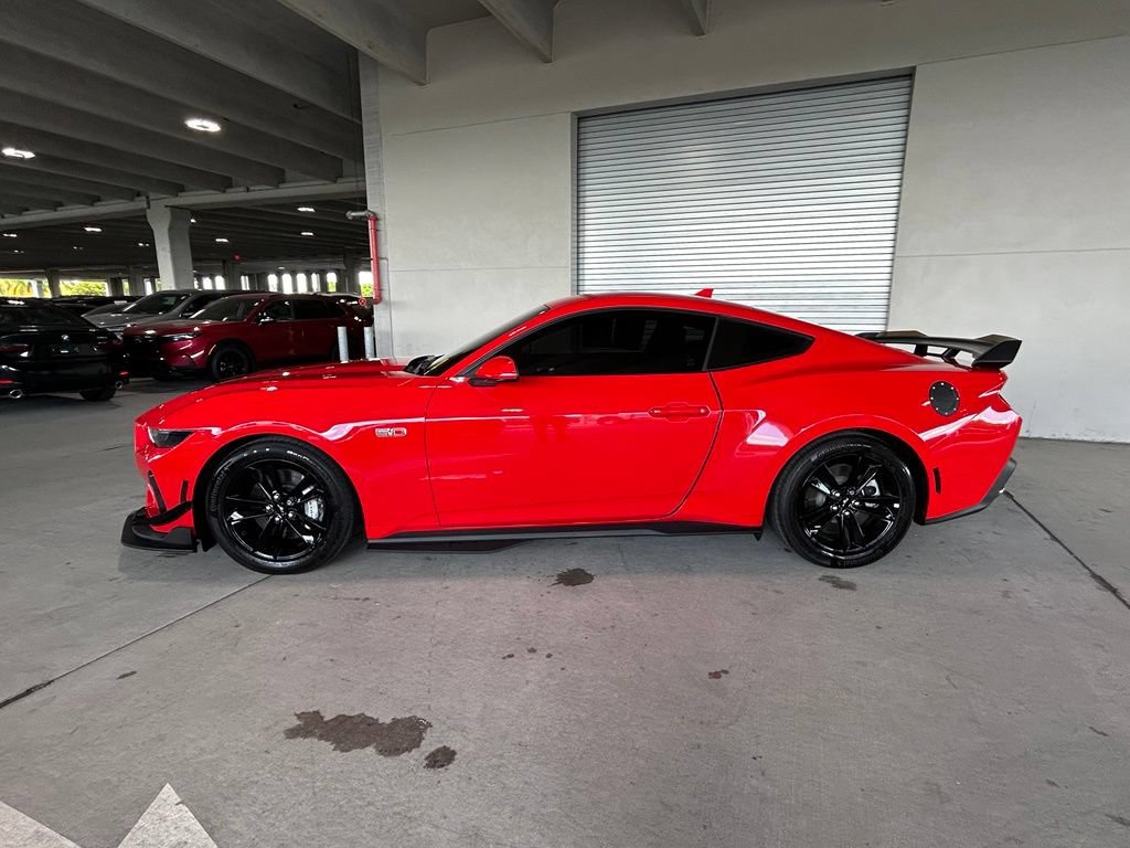 Used 2025 Ford Mustang GT RWD image 2