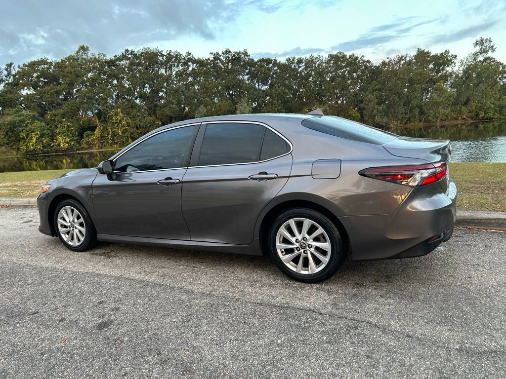 Used 2023 Toyota Camry LE image 3