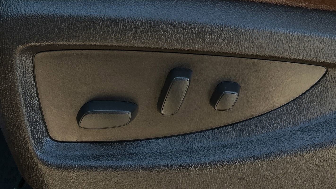 Used 2015 Chevrolet Silverado 2500 High Country w/ Duramax Plus Package image 37