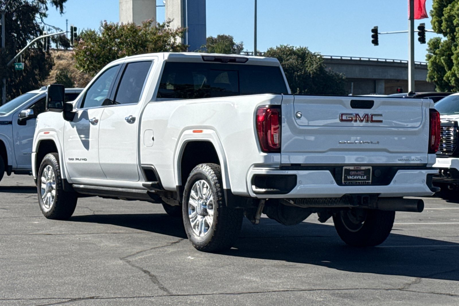 Used 2023 GMC Sierra 3500 Denali w/ Denali Ultimate Package AWD/4WD image 7