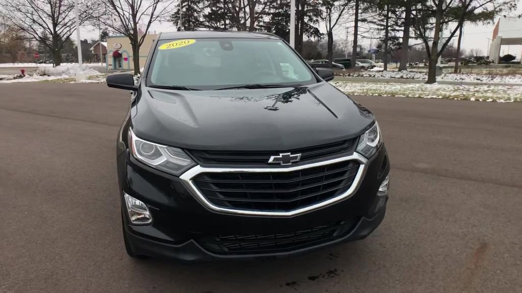 Used 2020 Chevrolet Equinox LT w/ Driver Convenience Package image 3