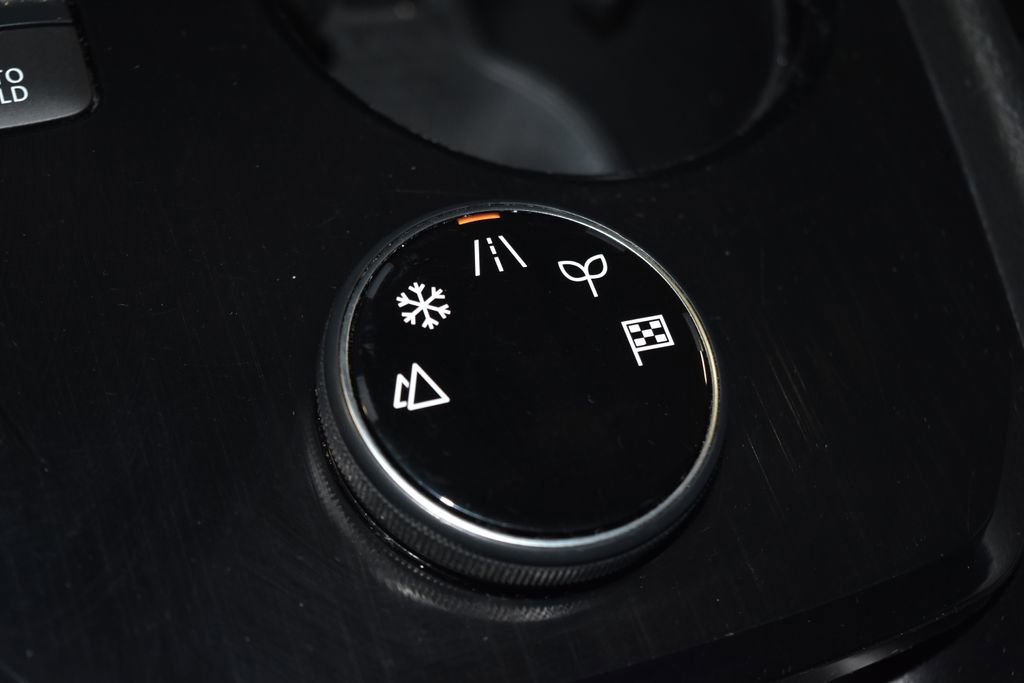 Used 2023 Nissan Rogue SV image 16