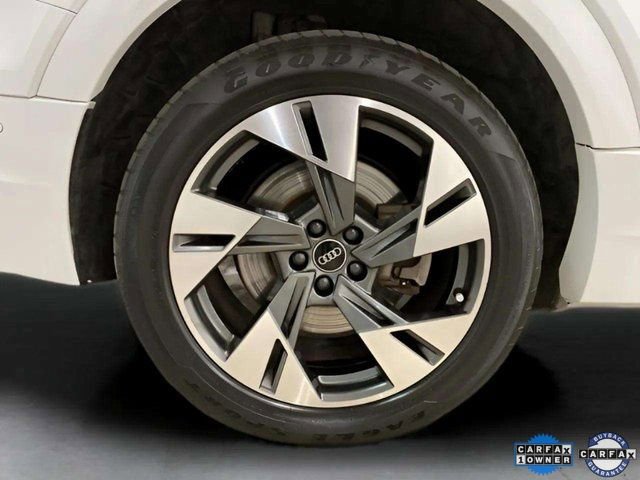 Used 2022 Audi e-tron Premium Plus w/ Premium Plus Package image 33