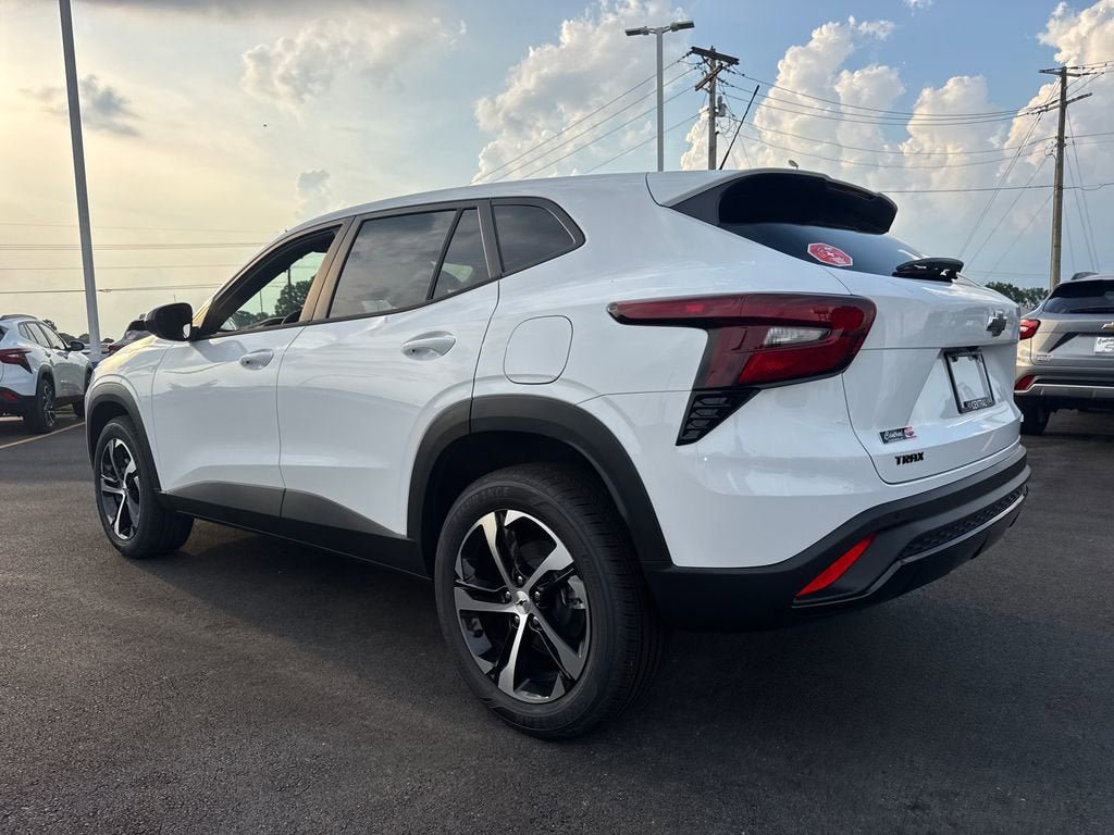 New 2026 Chevrolet Trax RS w/ Driver Confidence Package FWD image 4