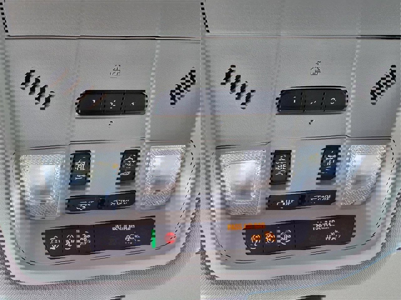 Used 2020 Buick Enclave Premium w/ Sun and Sites Package image 26