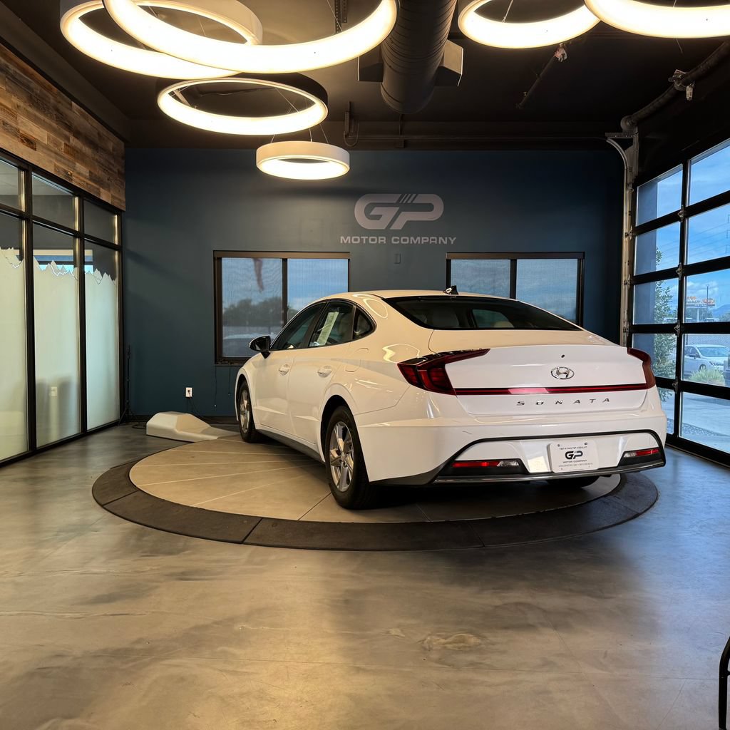 Used 2023 Hyundai Sonata SE FWD image 5