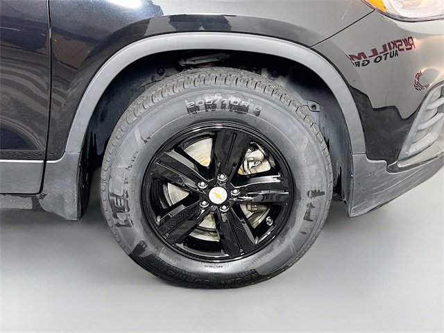 Used 2020 Chevrolet Trax LT w/ LT Convenience Package image 35