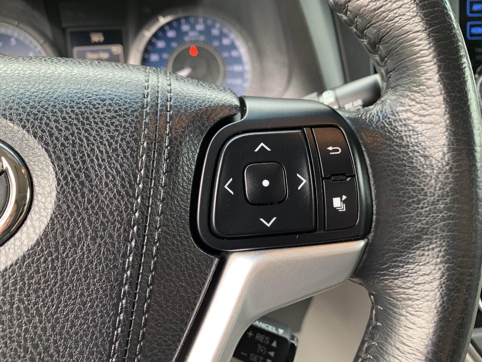 Used 2017 Toyota Sienna XLE Premium FWD image 15