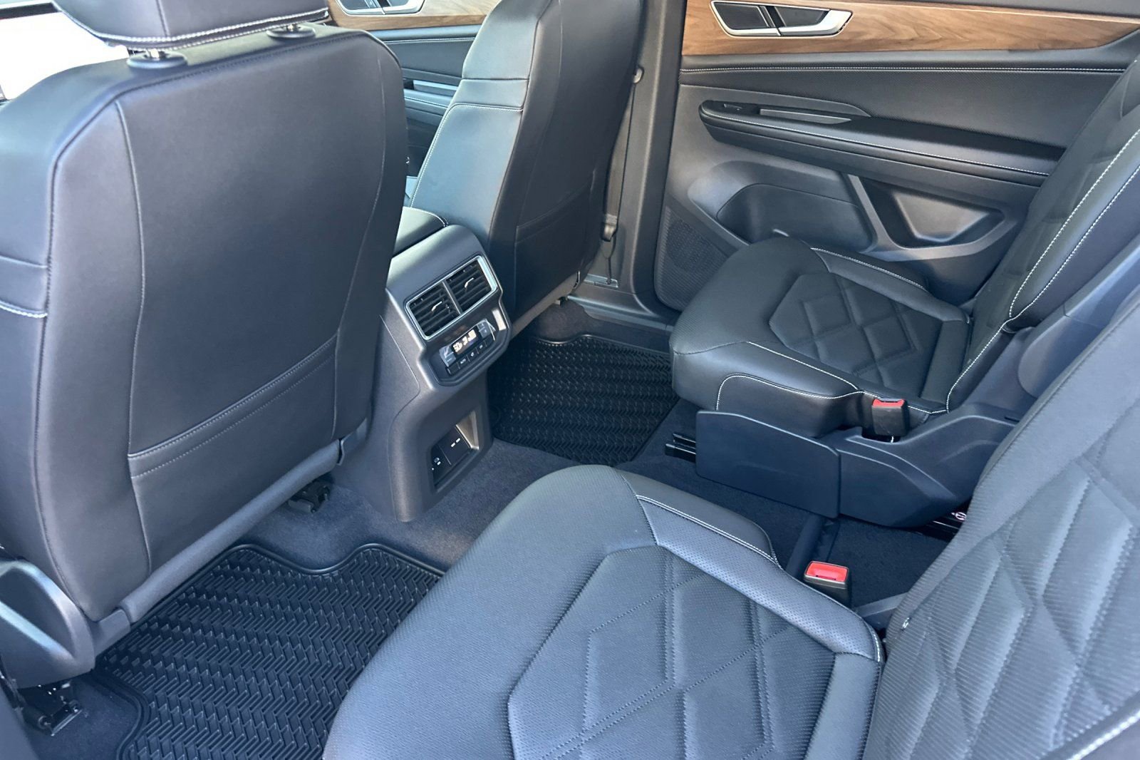 New 2026 Volkswagen Atlas SE FWD image 10