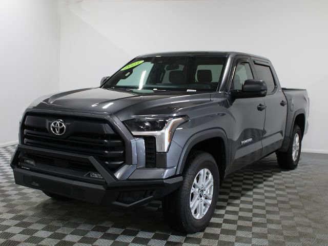 Used 2025 Toyota Tundra SR5 AWD/4WD image 2