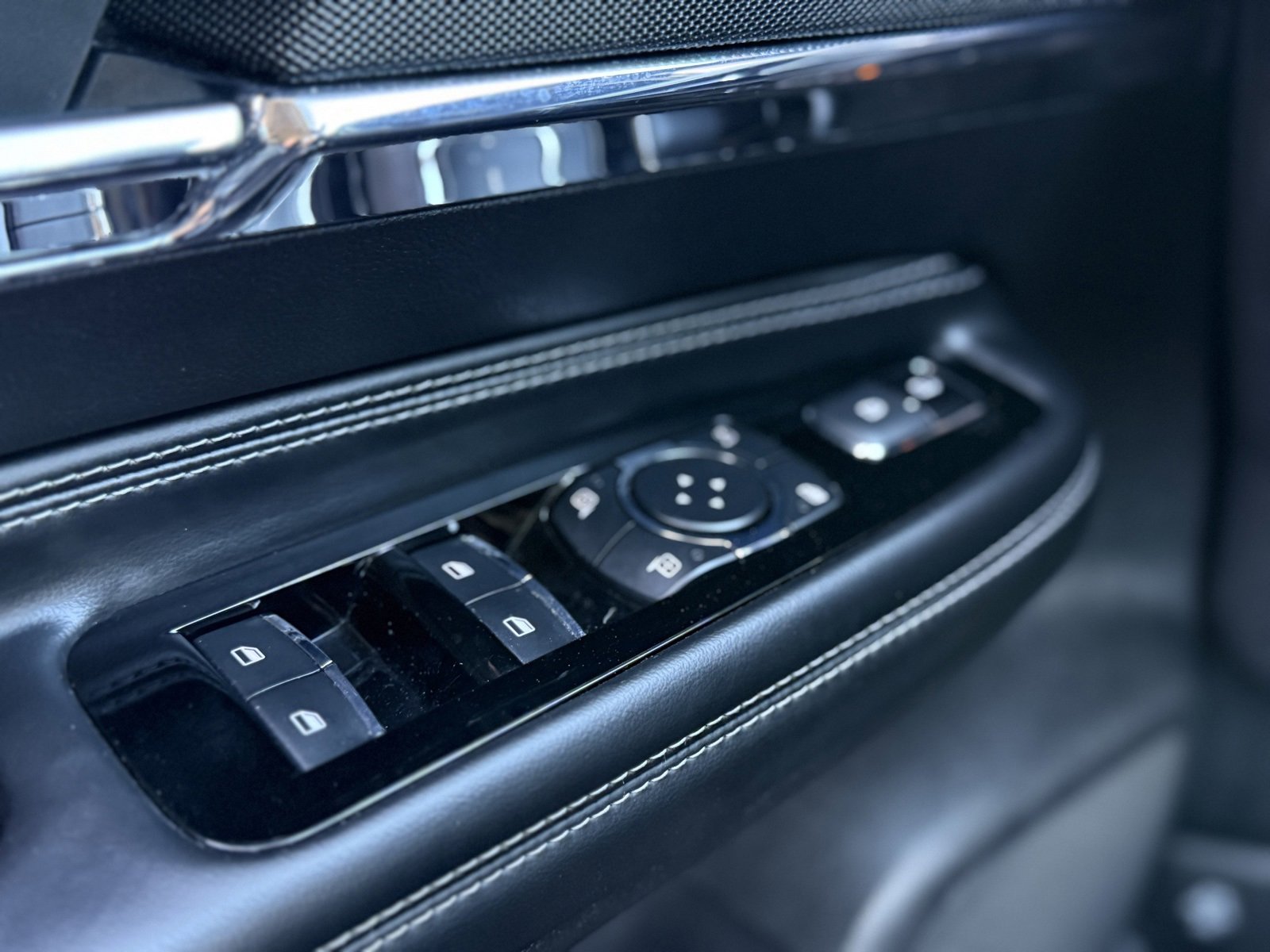 Used 2023 Lincoln Corsair Reserve w/ Equipment Group 202A image 17