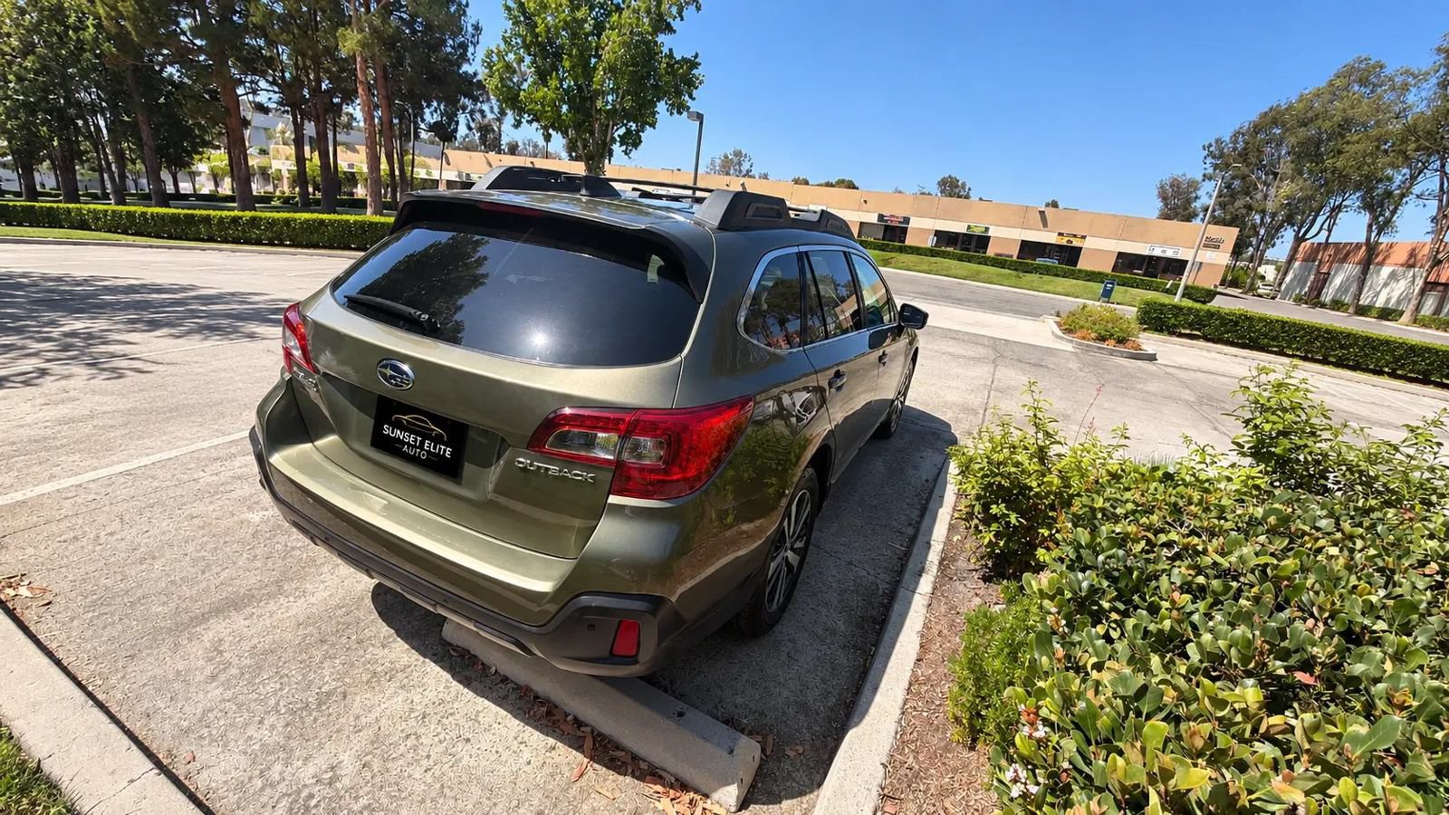 Used 2019 Subaru Outback 2.5i Limited AWD/4WD image 8