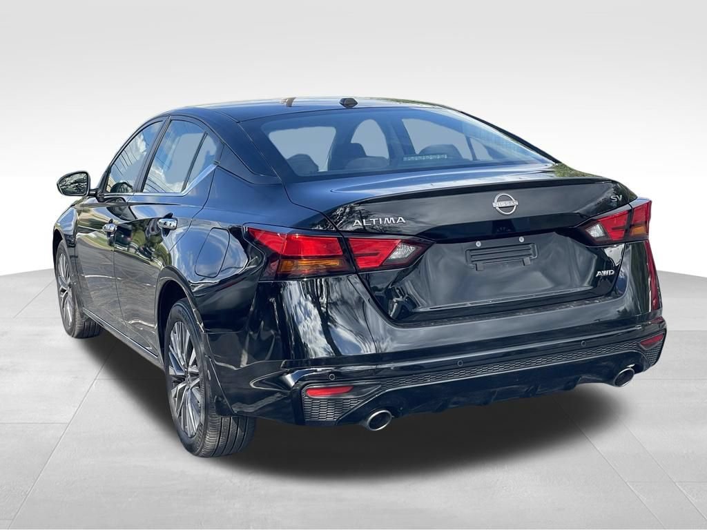 Certified 2024 Nissan Altima 2.5 SV w/ SV Premium Package AWD/4WD image 4