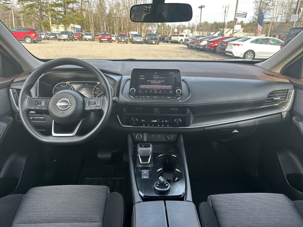 Used 2023 Nissan Rogue SV image 17
