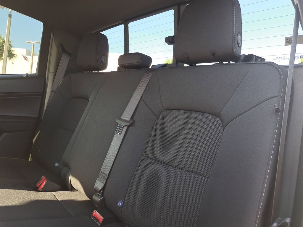 Used 2025 GMC Canyon Elevation image 8