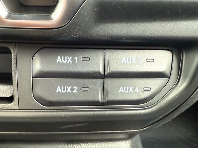 New 2025 Jeep Gladiator Sport image 28