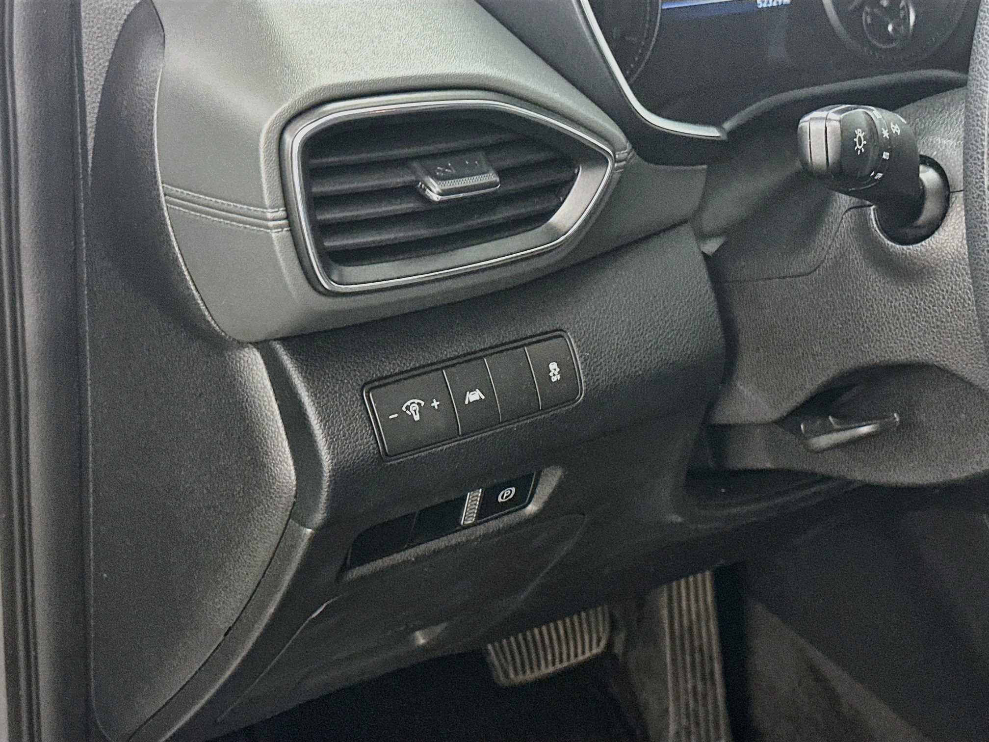 Used 2021 Hyundai Santa Fe SE AWD/4WD image 17