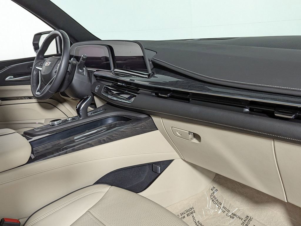 Used 2024 Cadillac Escalade Premium Luxury image 28