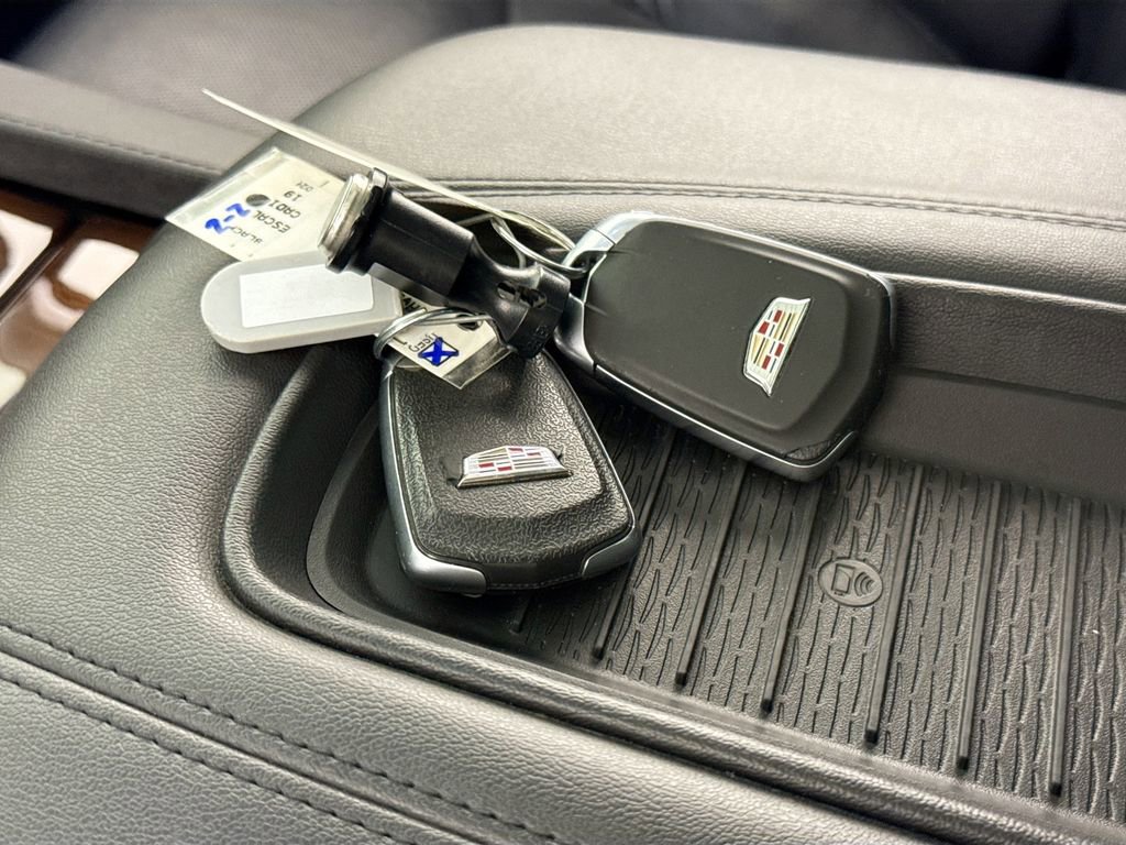 Used 2019 Cadillac Escalade Luxury image 17