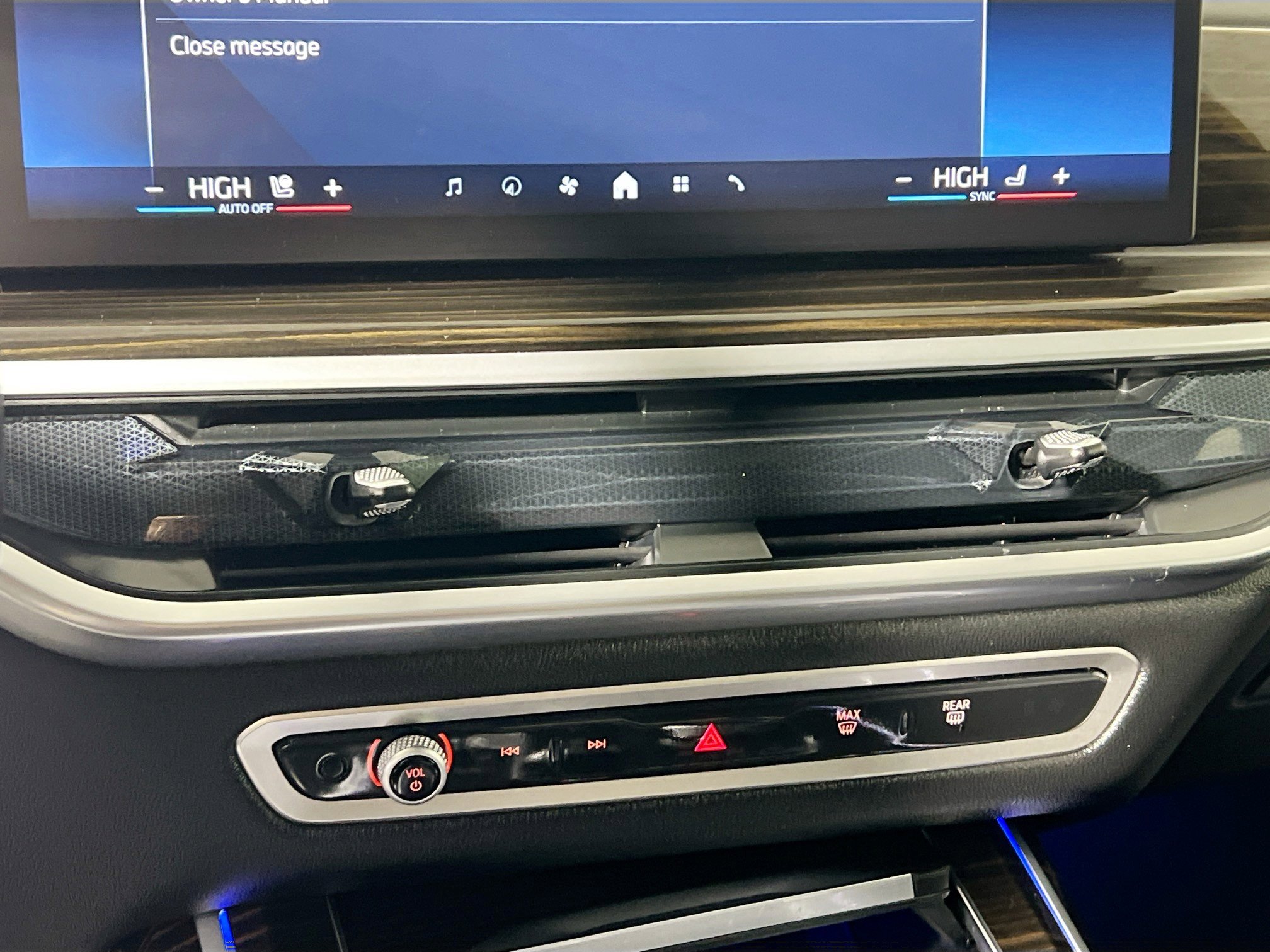 Used 2025 BMW X7 xDrive40i image 27