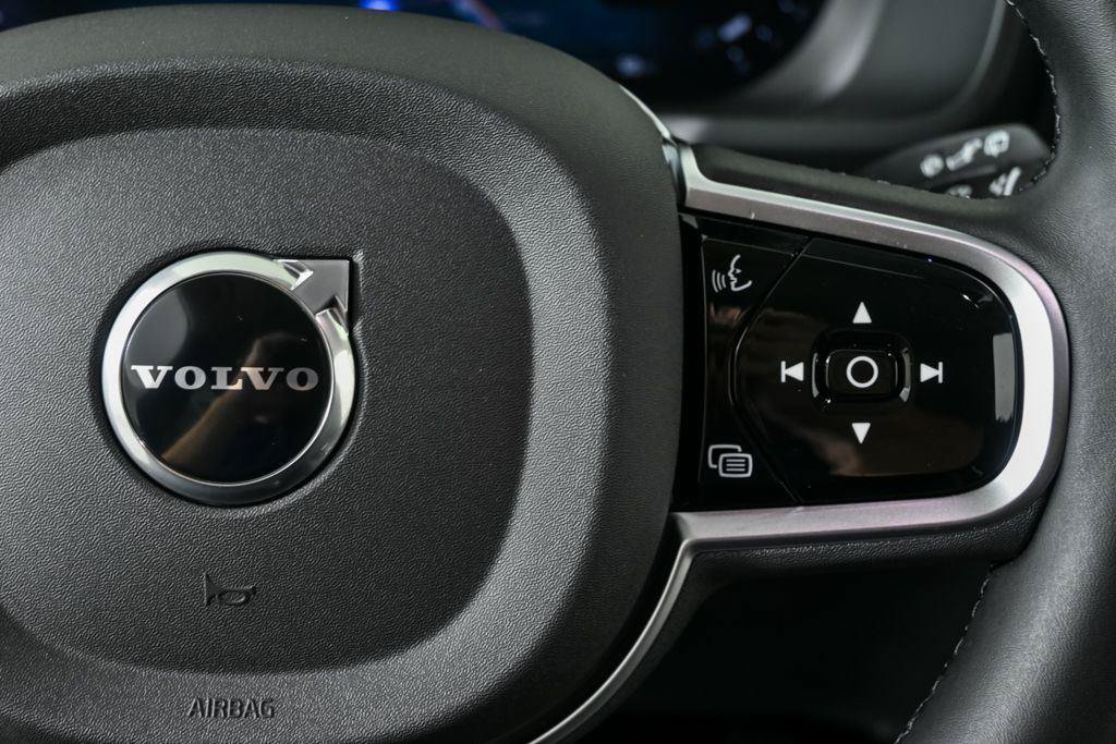 Used 2026 Volvo XC90 B6 Ultra w/ Protection Package AWD/4WD image 11