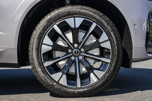Used 2026 Volvo XC60 B5 Plus w/ Protection Package Premier AWD/4WD image 17
