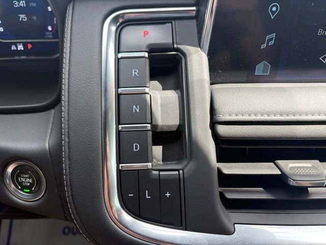 Used 2023 Chevrolet Tahoe Z71 w/ Luxury Package AWD/4WD image 24