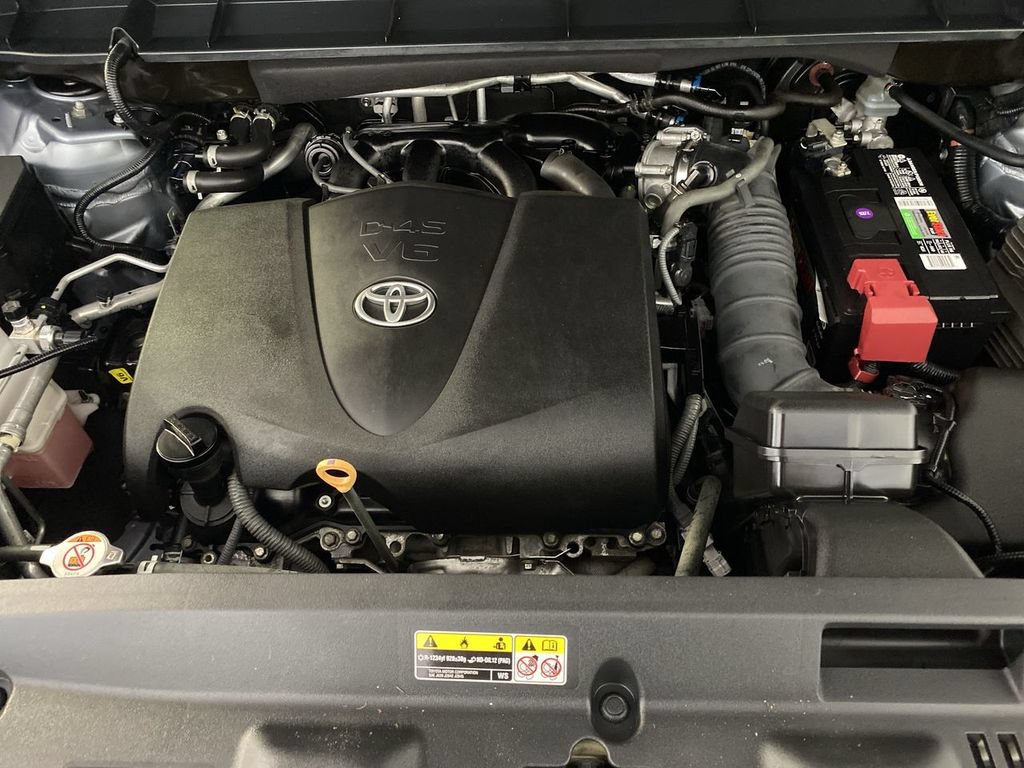 Used 2021 Toyota Highlander XLE FWD image 36