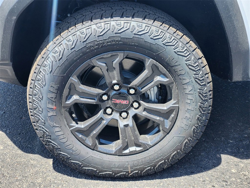 New 2025 GMC Canyon Elevation w/ Convenience Package image 6