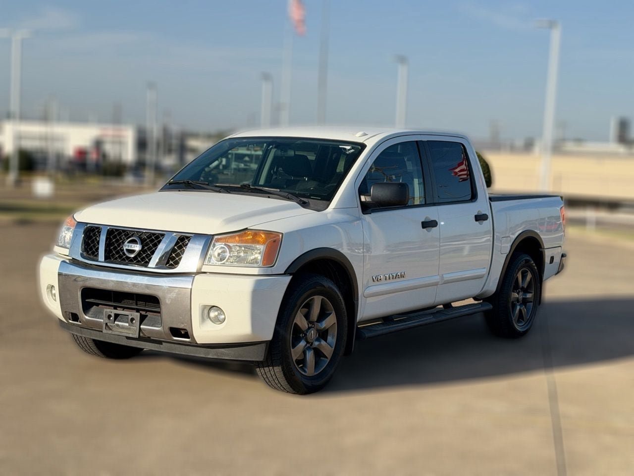 Used 2015 Nissan Titan SV w/ SV Value Truck Package RWD image 3