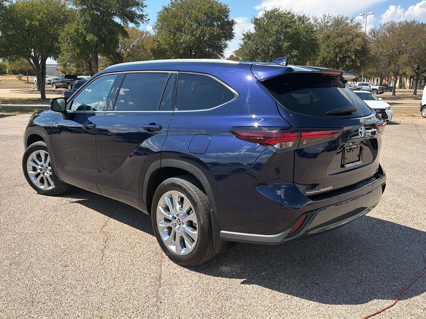 Certified 2026 Toyota Highlander Limited AWD/4WD image 5