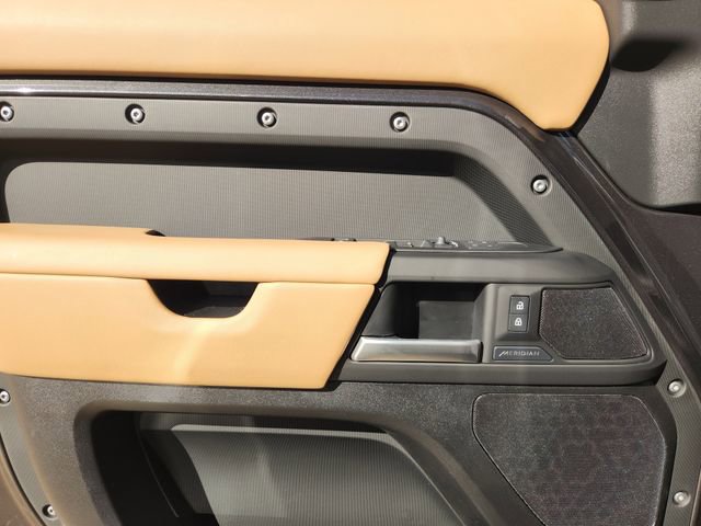 Used 2026 Land Rover Defender 110 S image 16