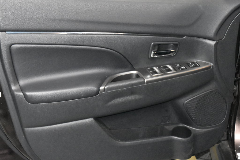Used 2023 Mitsubishi Outlander Sport SE AWD/4WD image 4