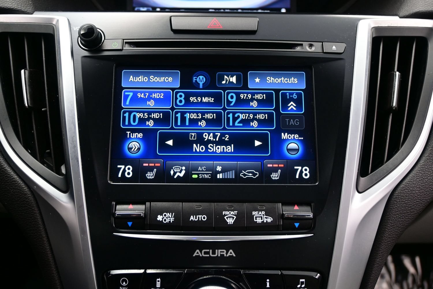 Used 2015 Acura TLX w/ Technology Package FWD image 19