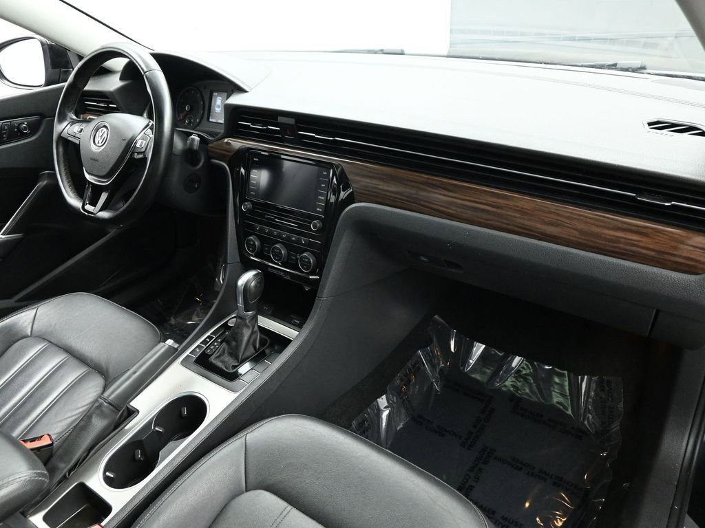 Used 2020 Volkswagen Passat 2.0T SEL image 20